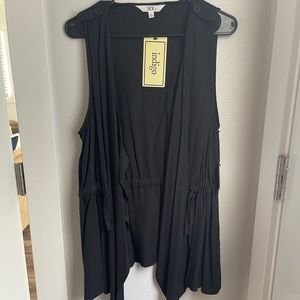 Black Tunic Vest w/ Buttons on Shoulder